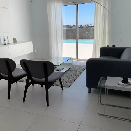 Trendy Casa Linea Holiday home *