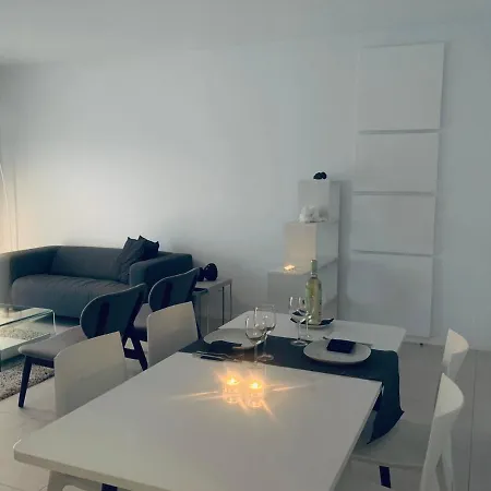 Semesterbostad Trendy Casa Linea *