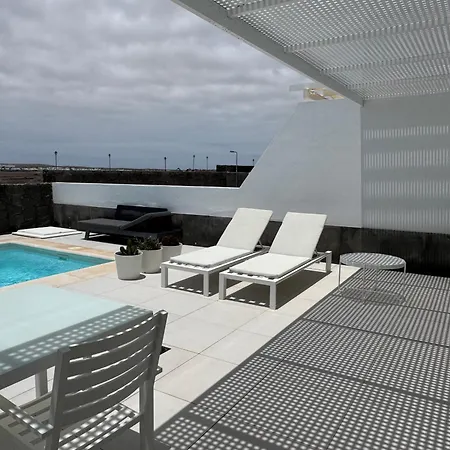 Trendy Casa Linea Holiday home